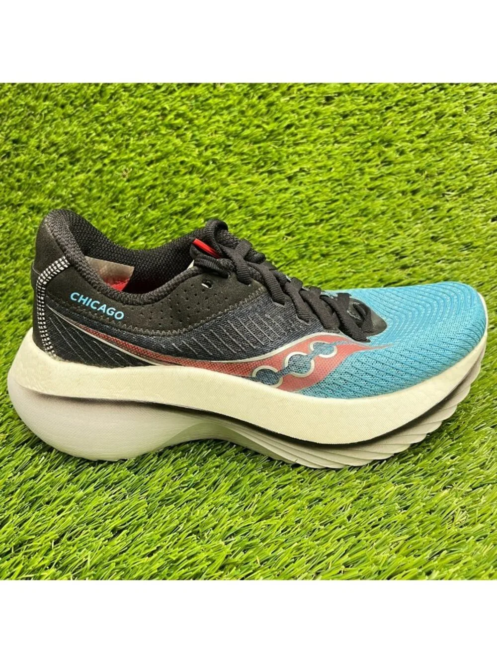 Saucony Kinvara Pro Chicago Womens Size 6.5 Blue Black Running Shoes Sneakers